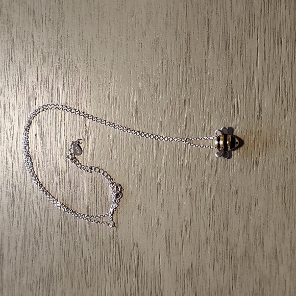 Queen Bee Necklace - 01 - Picture 3 of 5